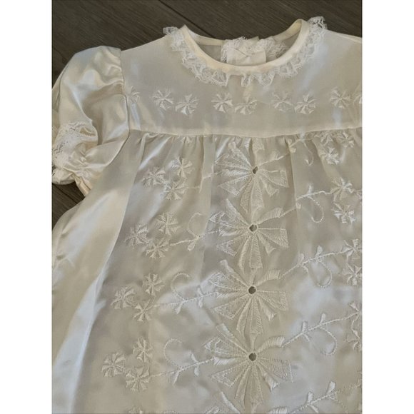 Vintage Christening Dedication Dress Ivory Satin Lace 16-1/2 to 26 lbs EUC 6mo+ - Picture 2 of 5